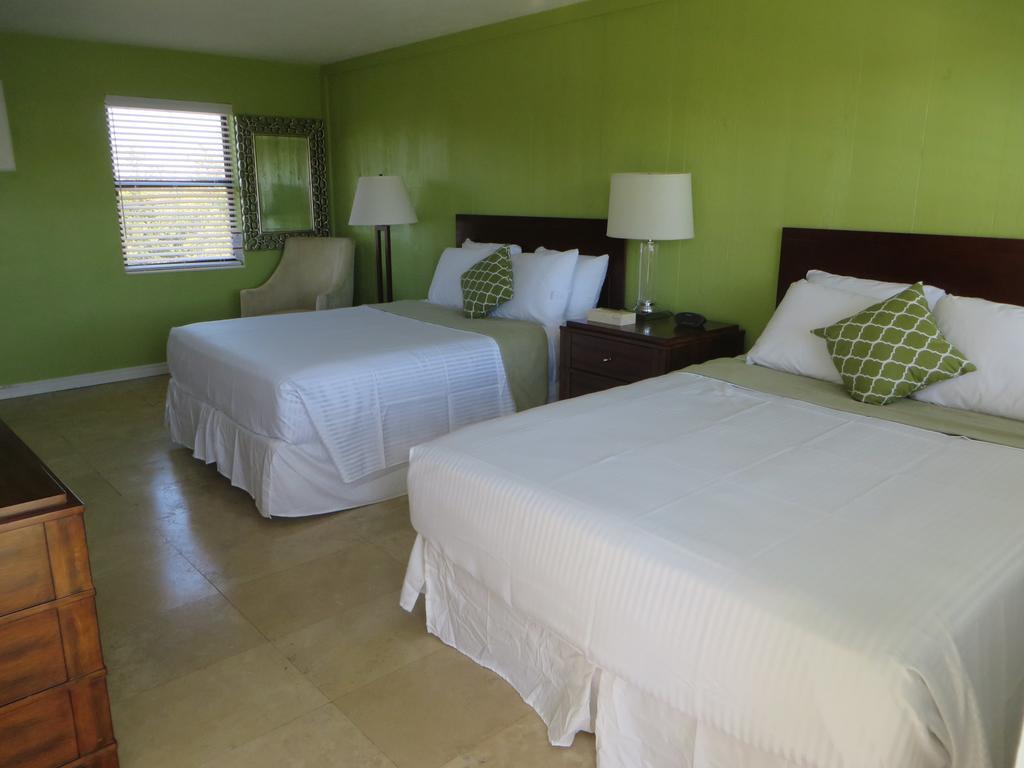 Smugglers Cove Resort And Marina Islamorada Room photo