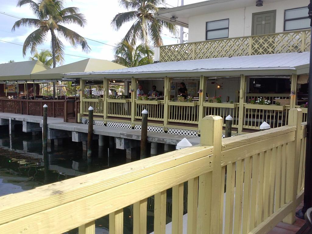 Smugglers Cove Resort And Marina Islamorada Exterior photo
